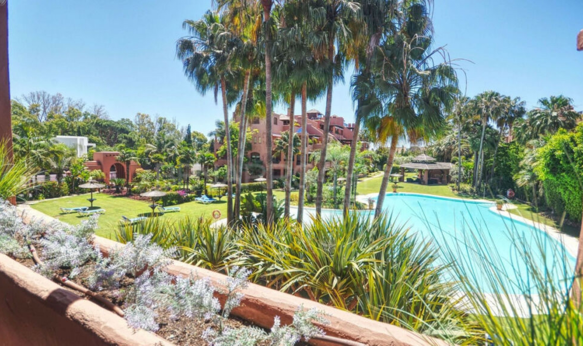 Resale - Apartment -
Guadalmina Baja