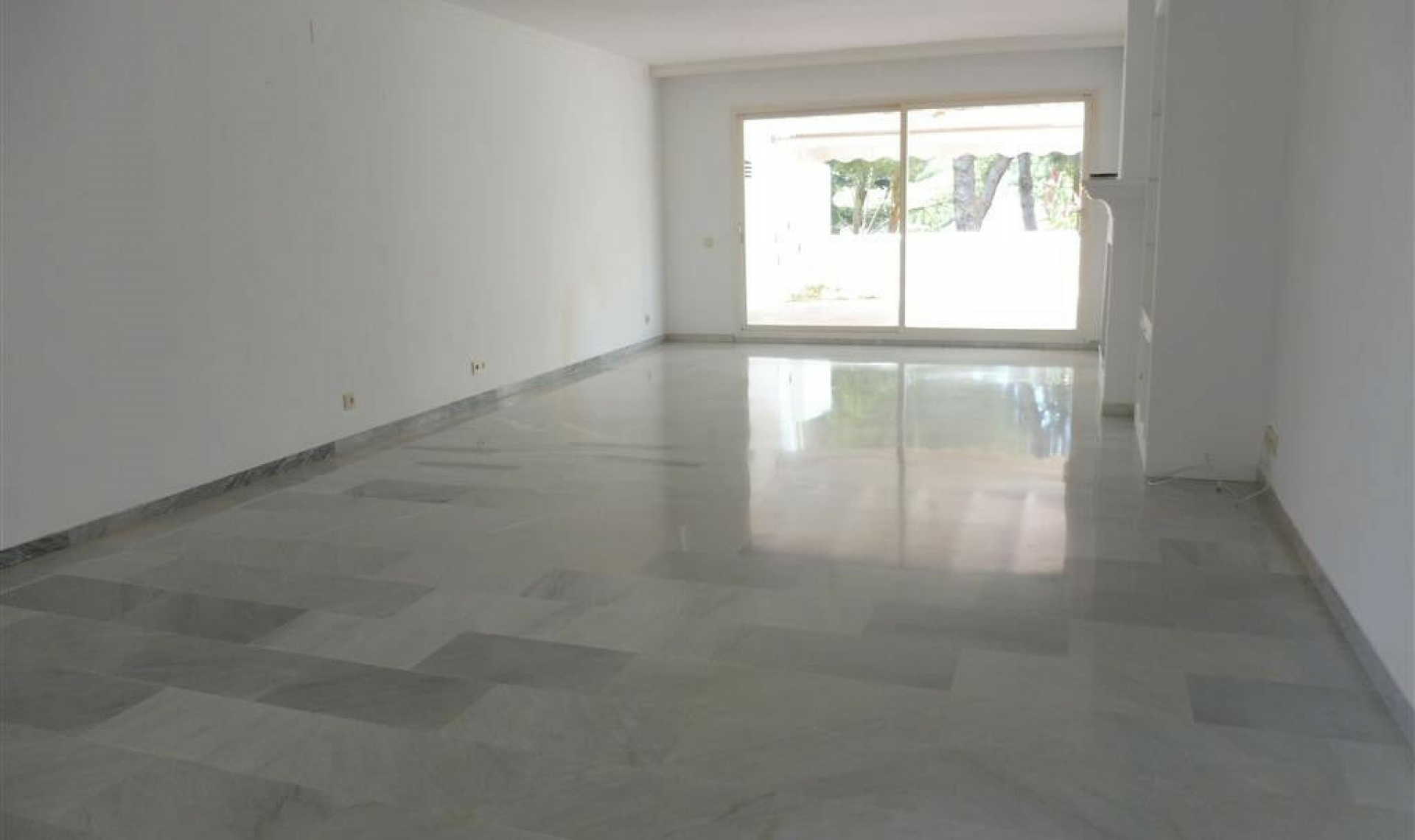 Resale - Apartment -
Guadalmina Baja