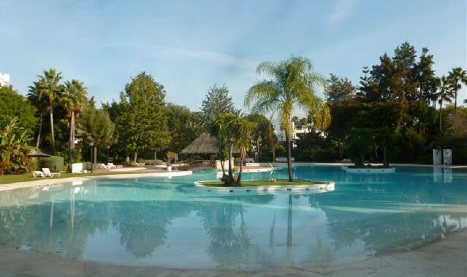 Resale - Apartment -
Guadalmina Baja