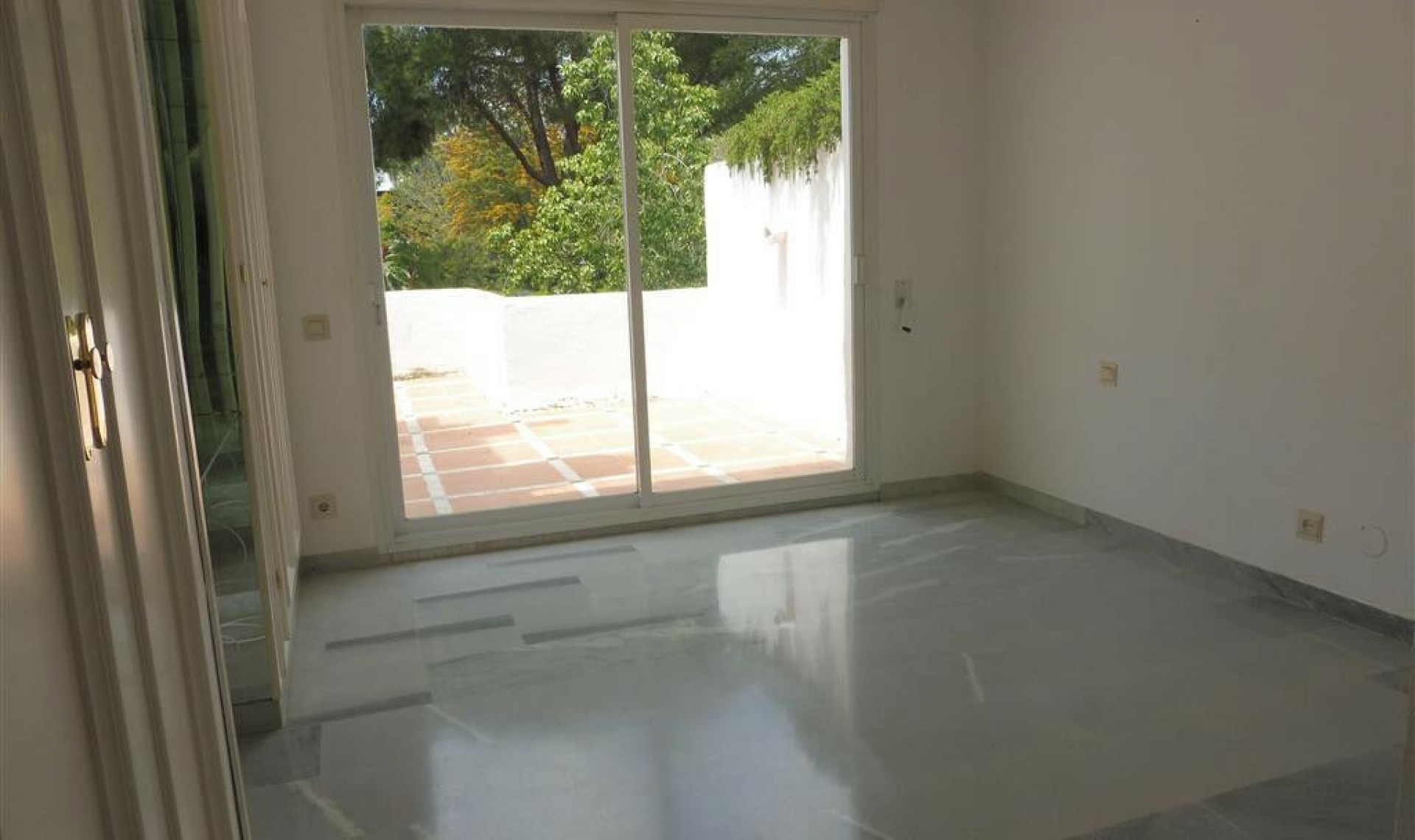 Resale - Apartment -
Guadalmina Baja