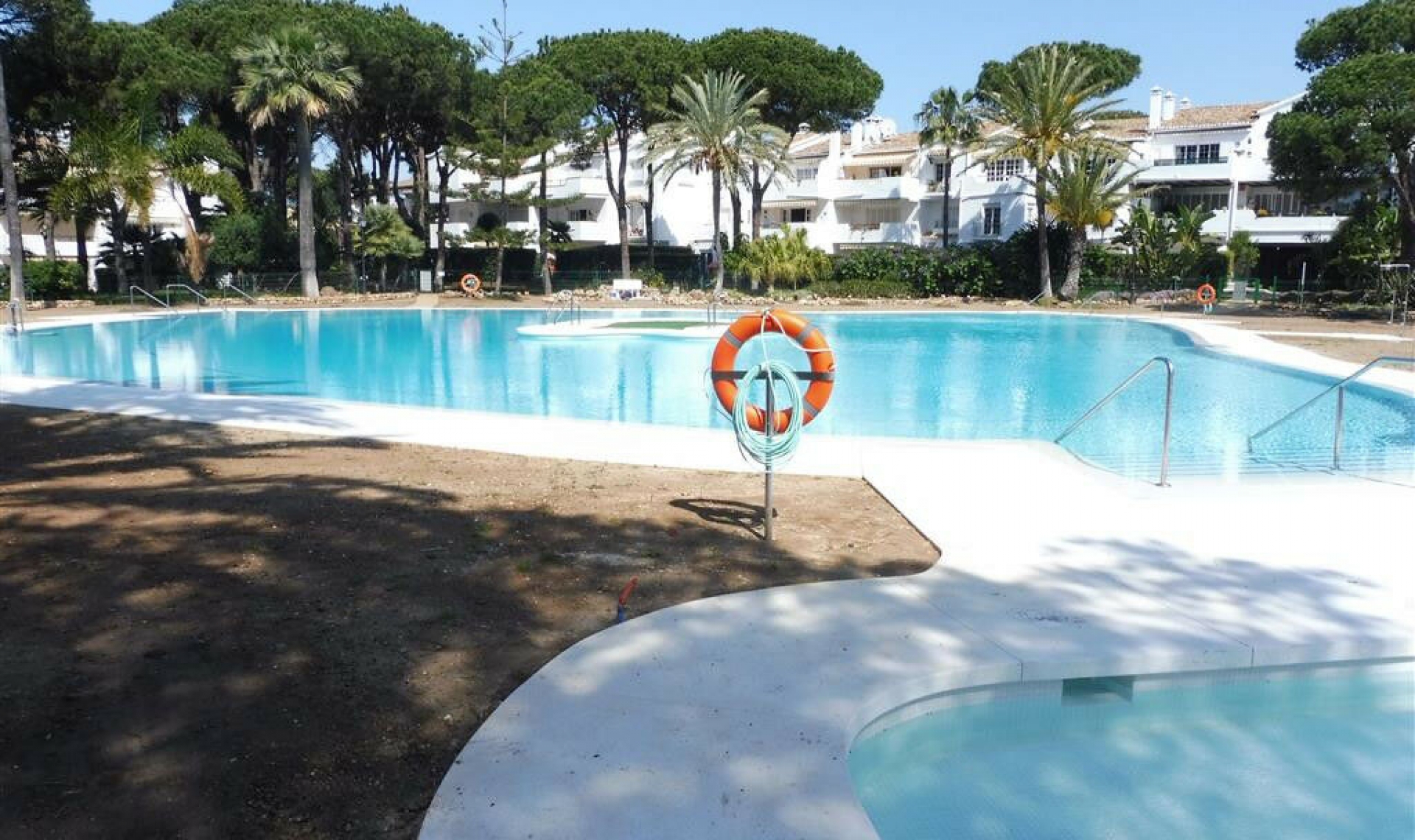 Resale - Apartment -
Guadalmina Baja