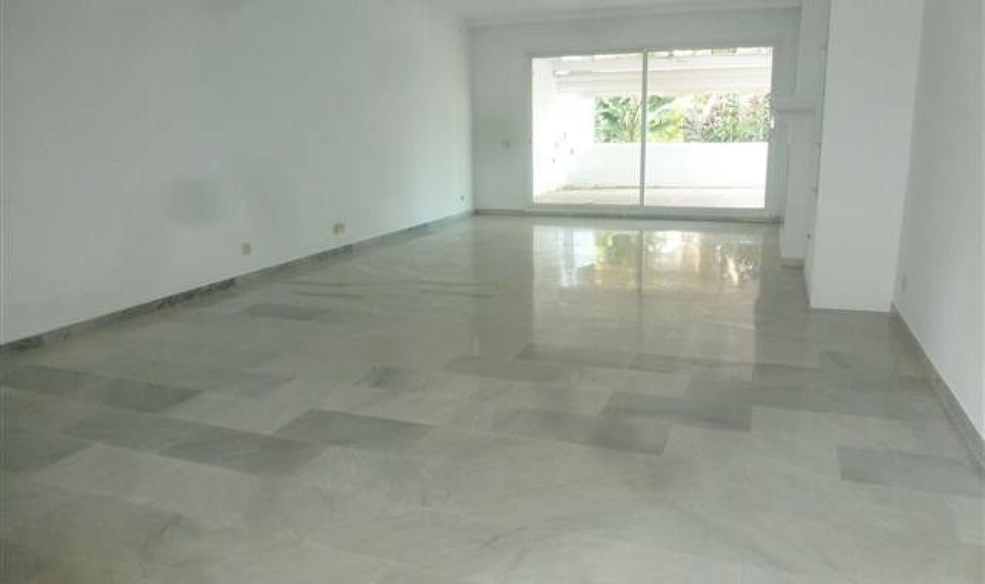 Resale - Apartment -
Guadalmina Baja