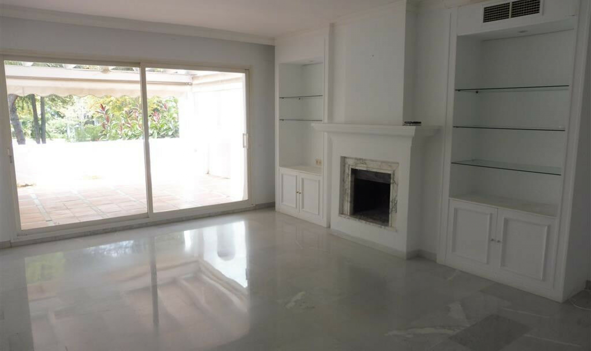 Resale - Apartment -
Guadalmina Baja