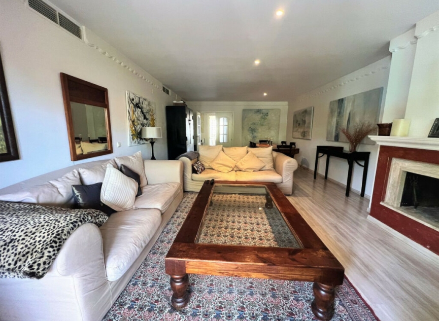 Resale - Apartment -
Guadalmina Baja