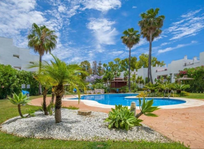 Resale - Apartment -
Guadalmina Baja