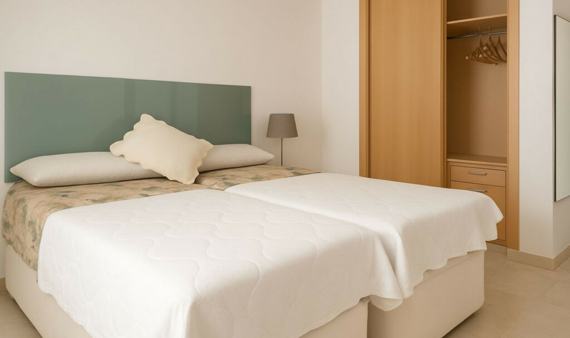 Resale - Apartment -
Guadalmina Baja