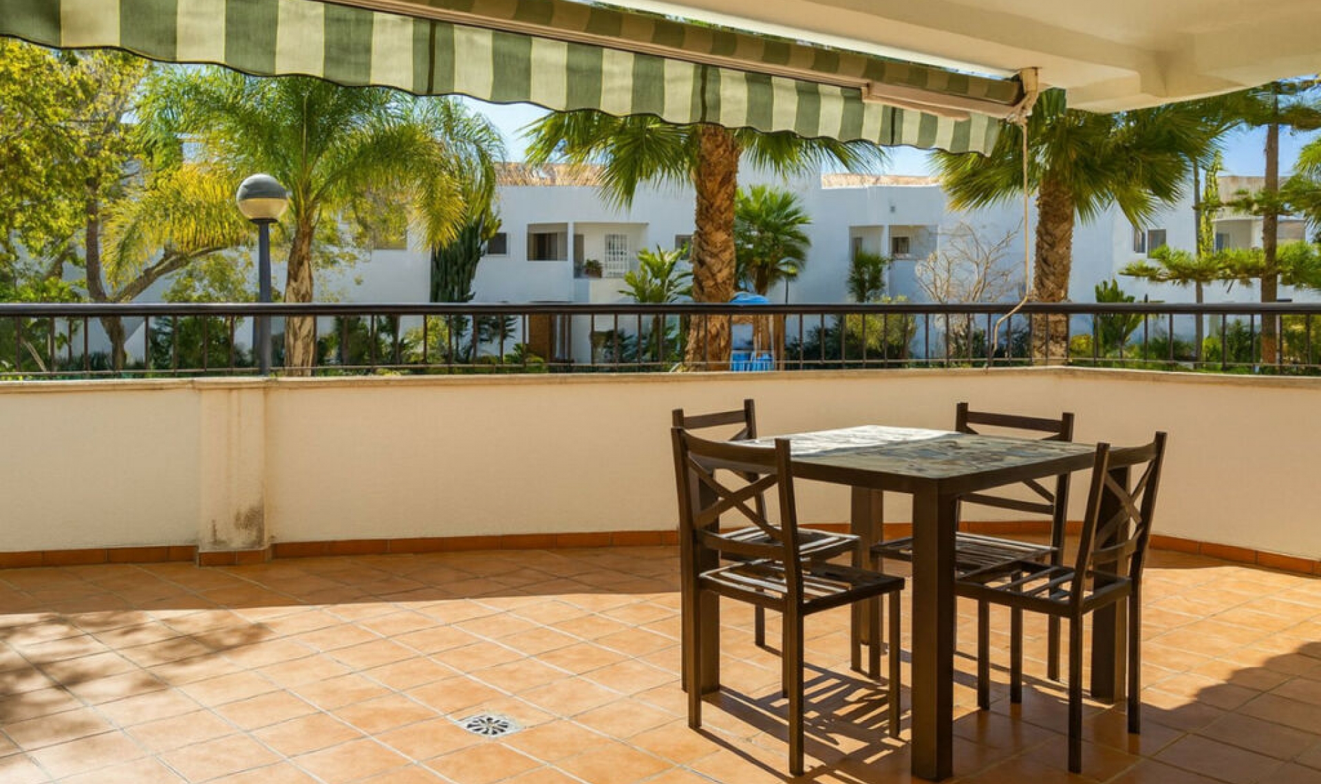 Resale - Apartment -
Guadalmina Baja