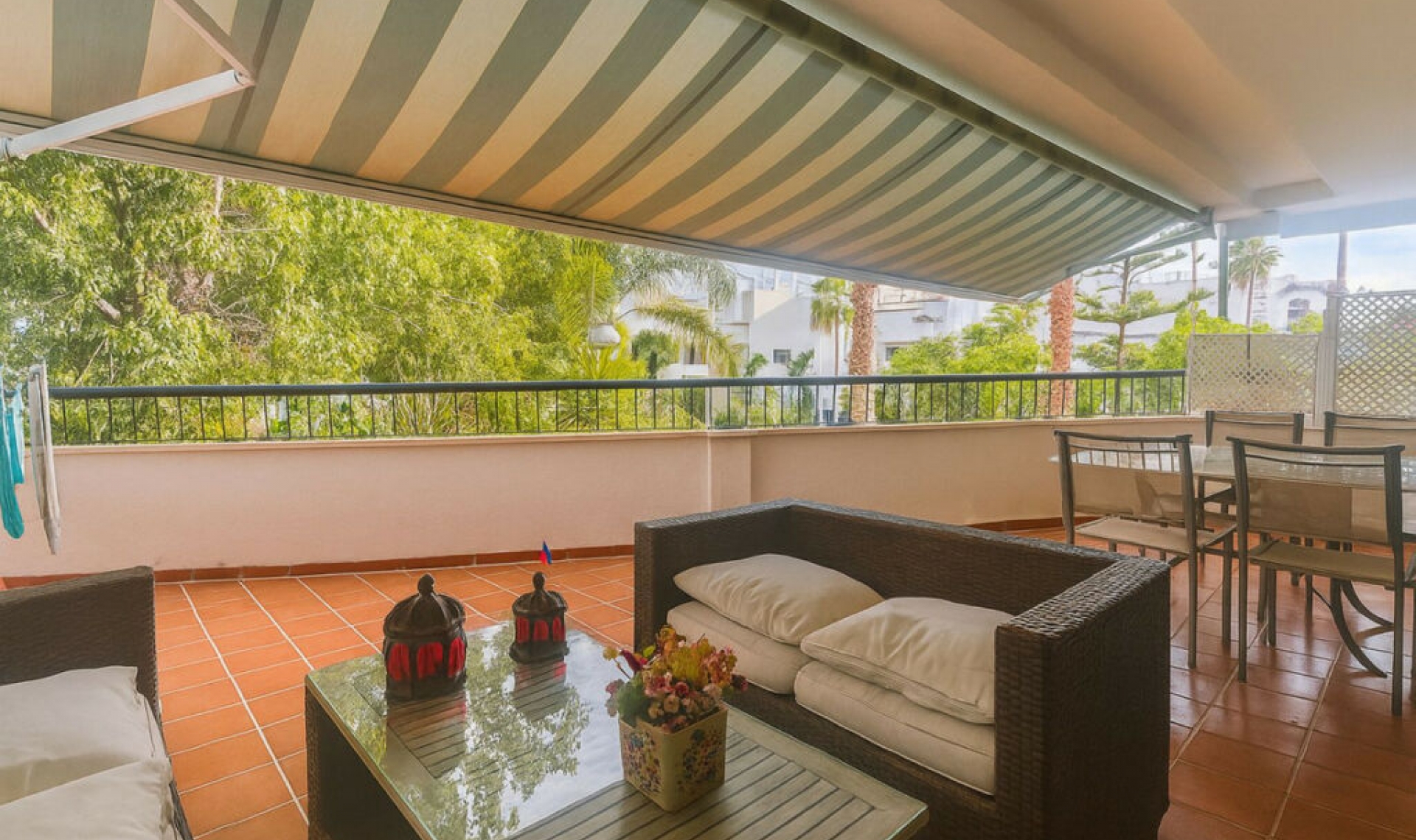 Resale - Apartment -
Guadalmina Baja