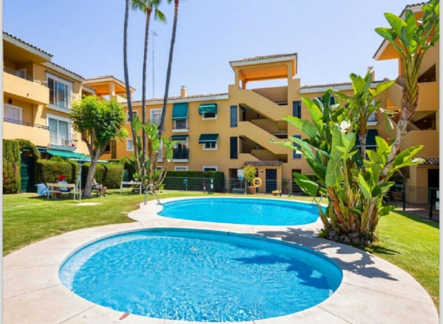 Resale - Apartment -
Guadalmina Baja