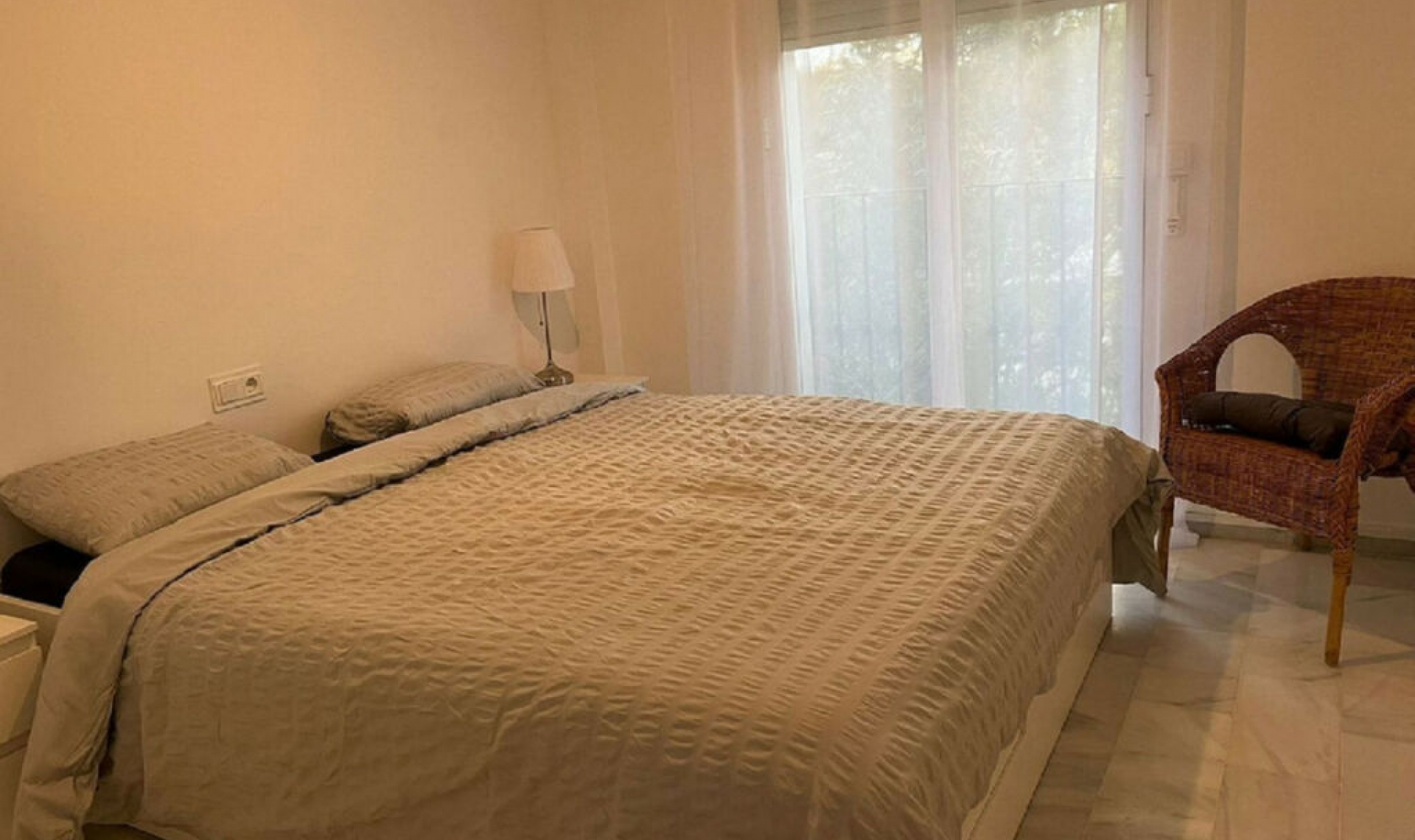 Resale - Apartment -
Guadalmina Baja
