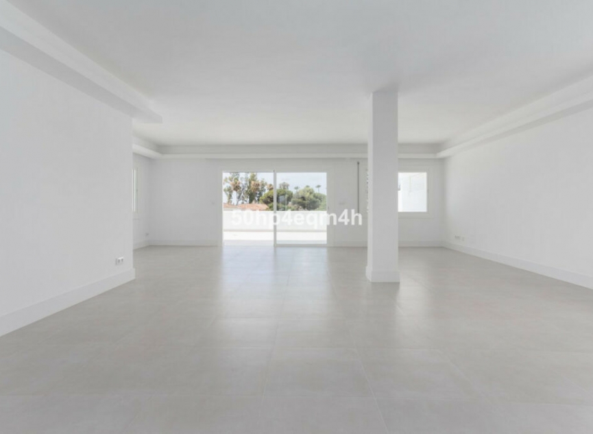 Resale - Apartment -
Guadalmina Baja