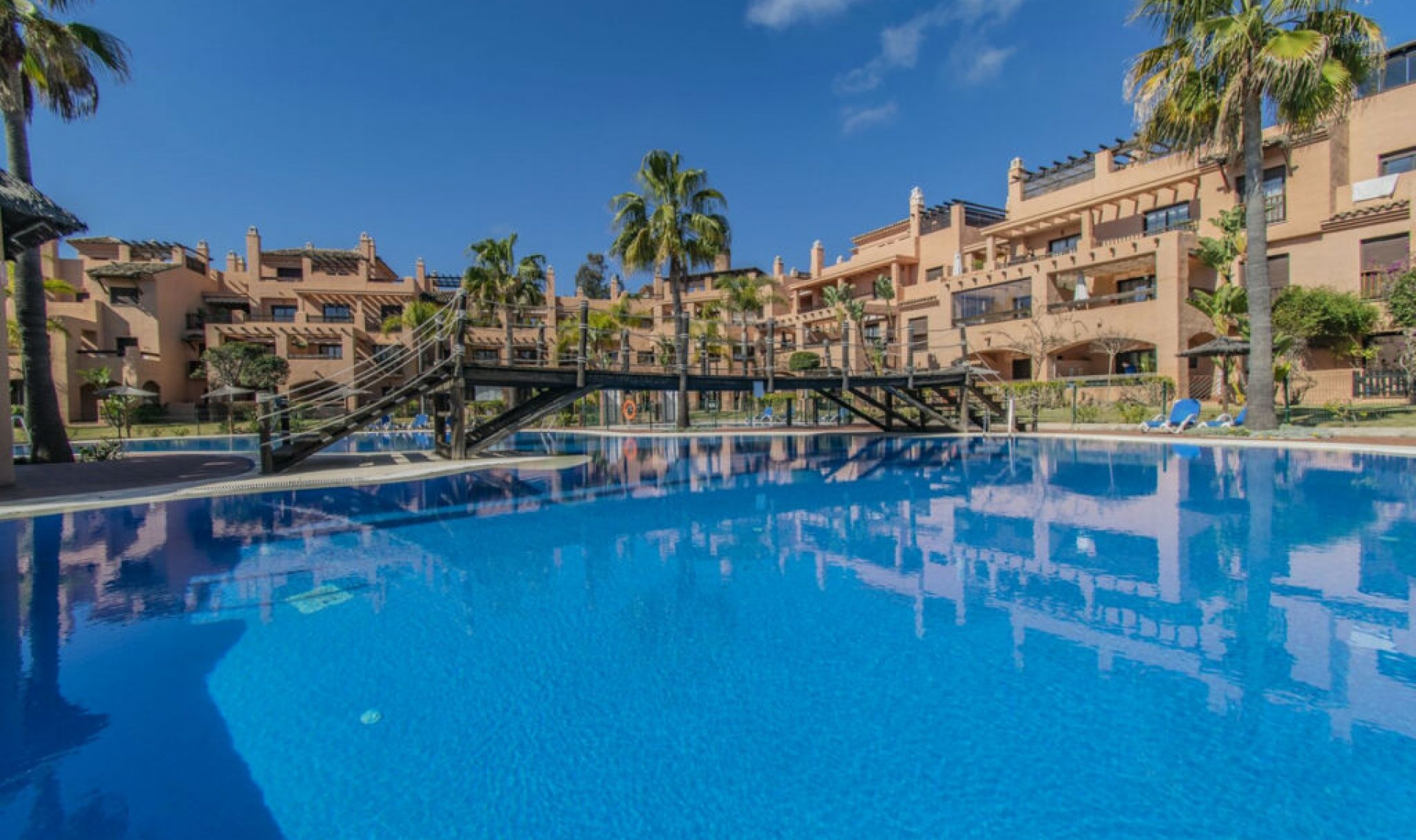 Resale - Apartment -
Hacienda del Sol
