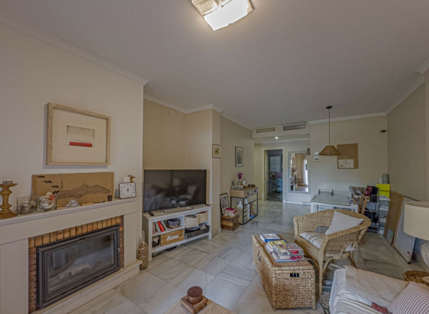 Resale - Apartment -
Hacienda del Sol