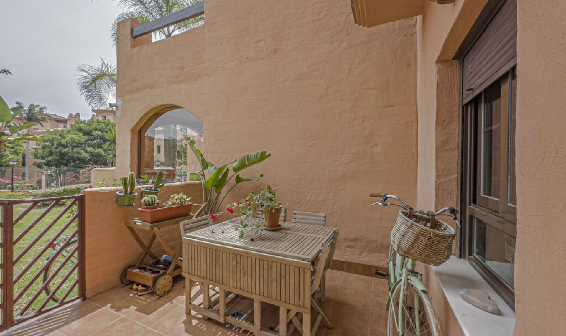 Resale - Apartment -
Hacienda del Sol