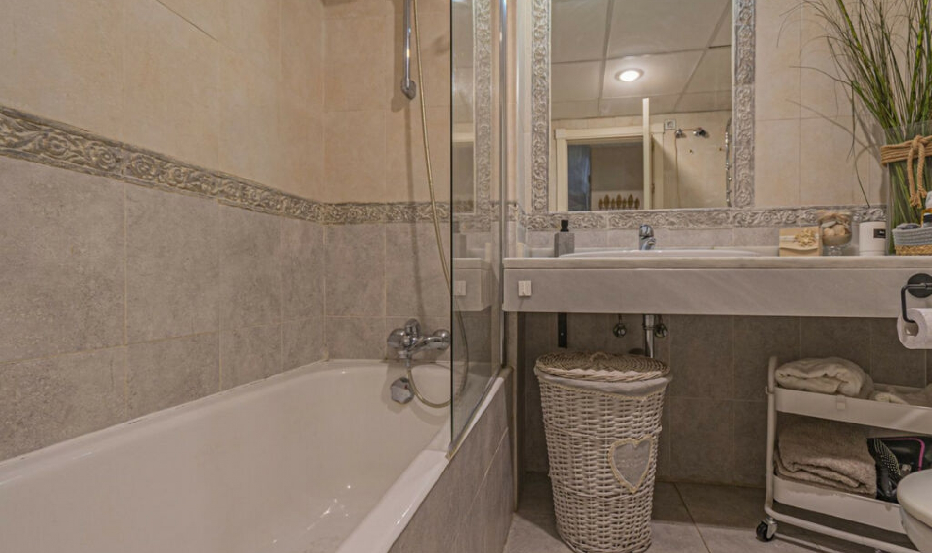 Resale - Apartment -
Hacienda del Sol