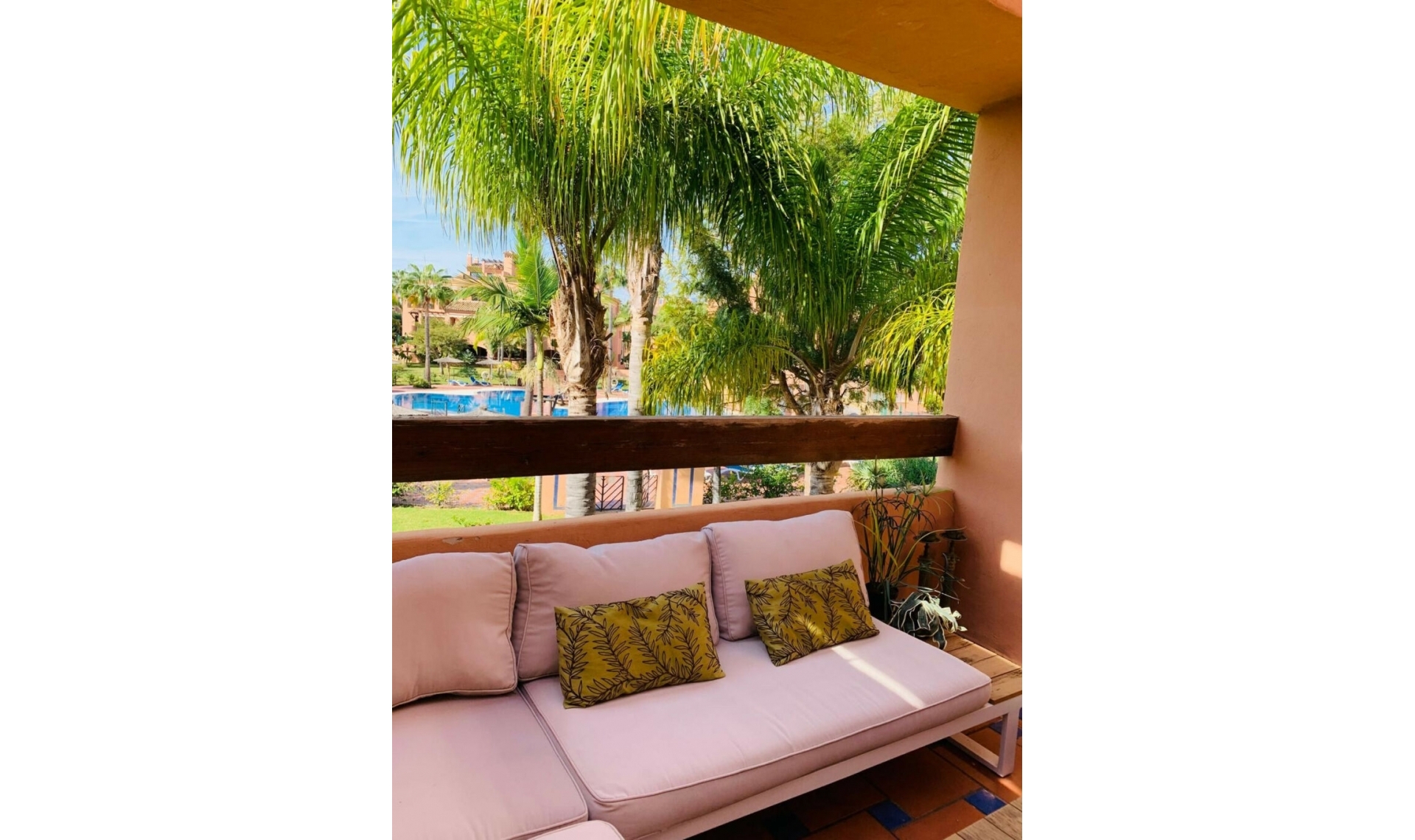 Resale - Apartment -
Hacienda del Sol