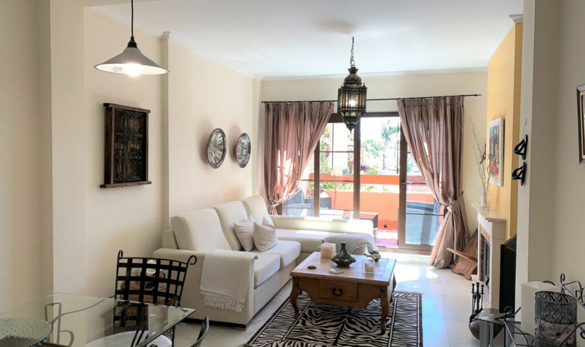 Resale - Apartment -
Hacienda del Sol