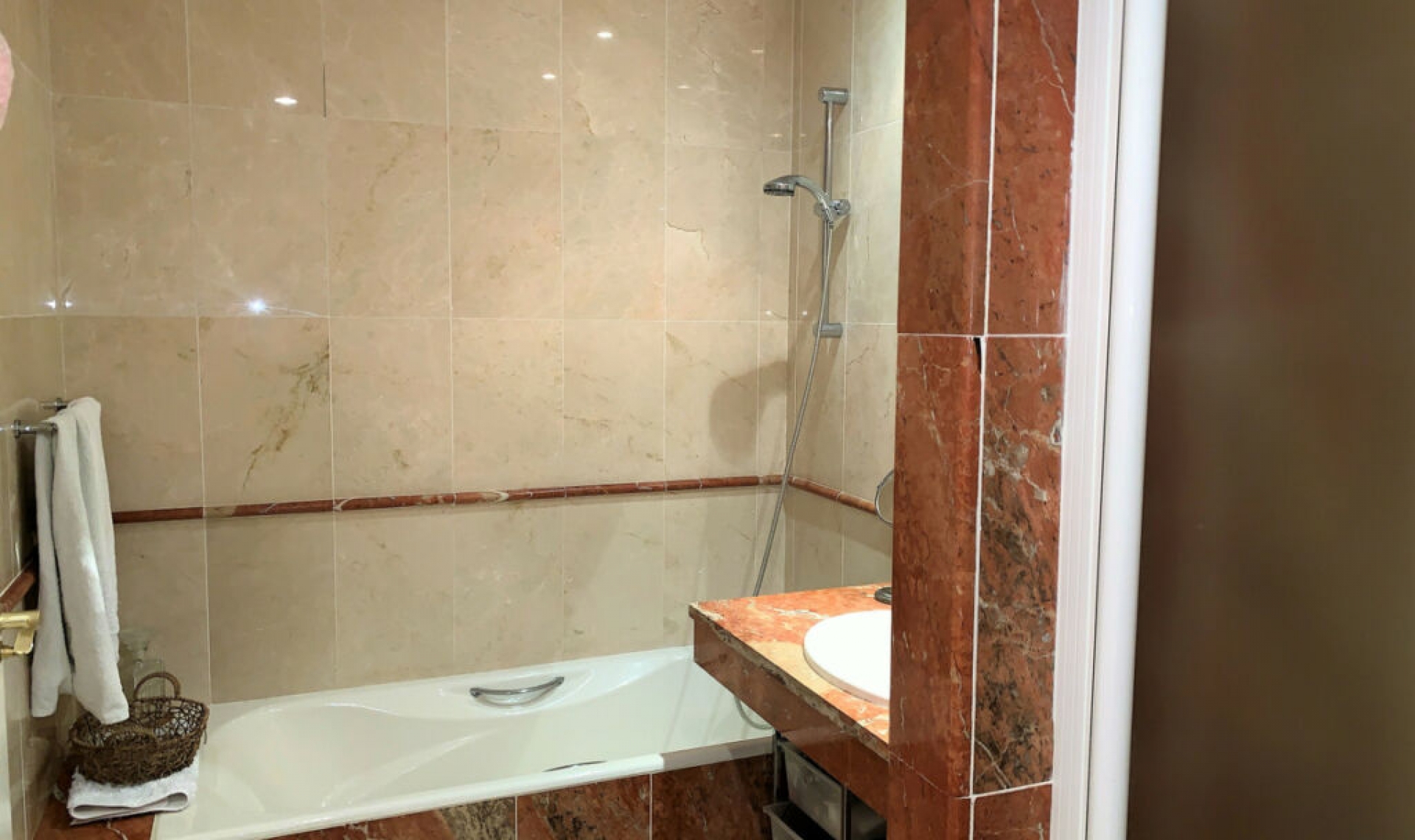 Resale - Apartment -
Hacienda del Sol