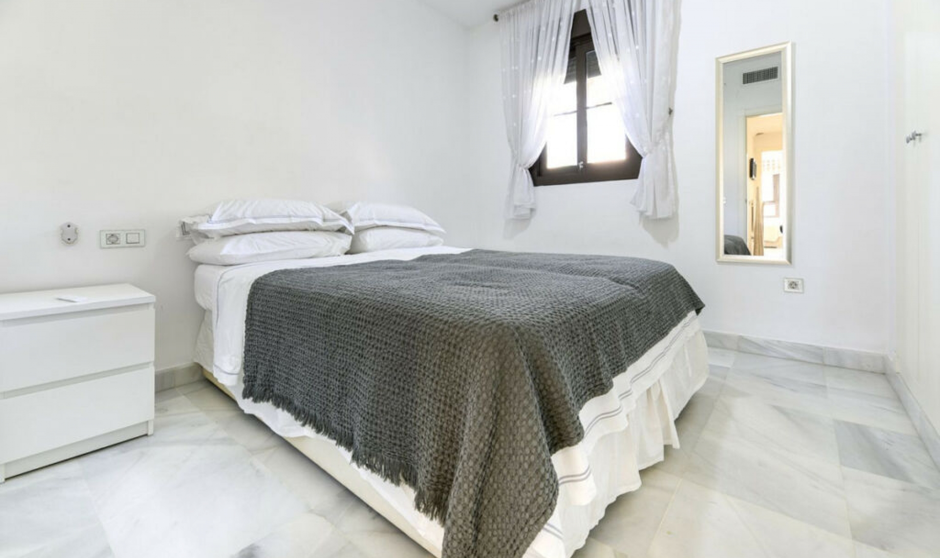 Resale - Apartment -
Hacienda del Sol