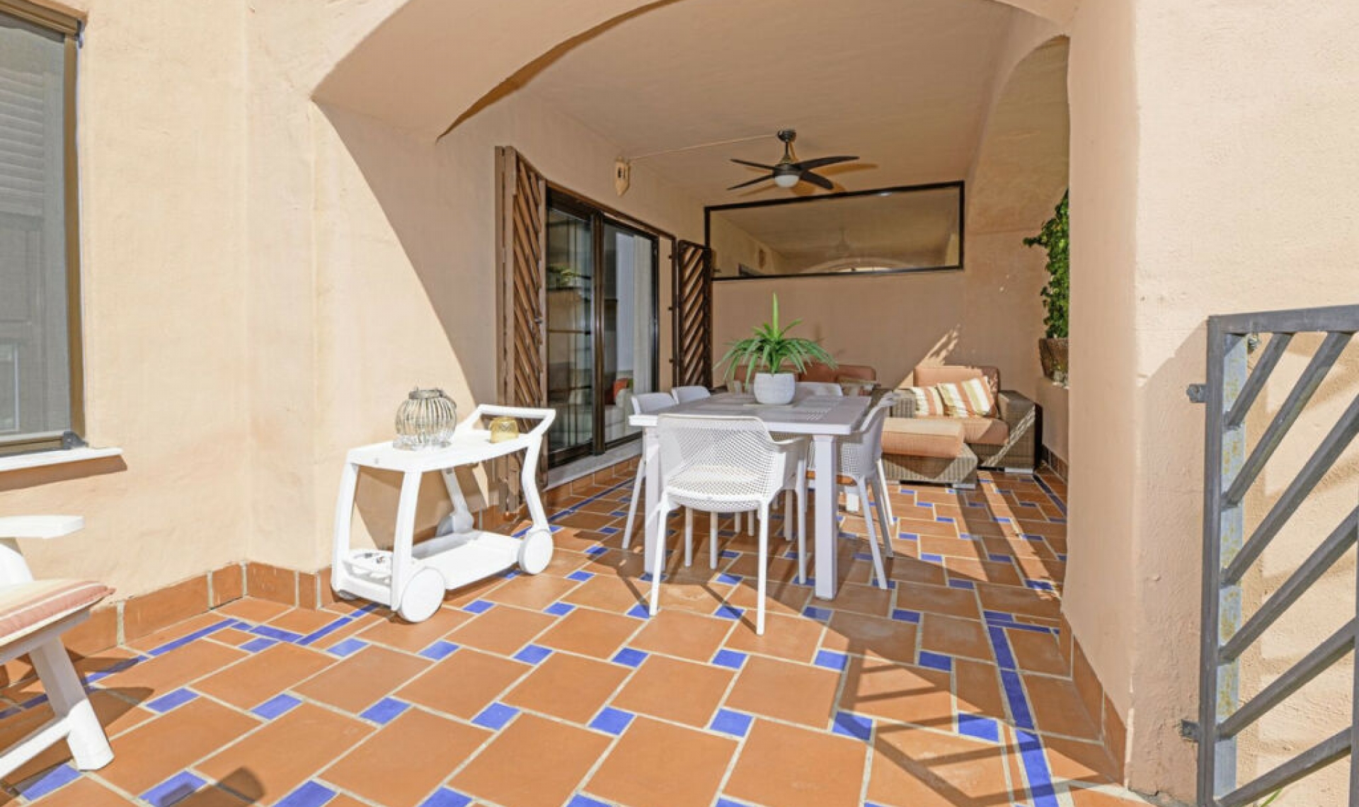 Resale - Apartment -
Hacienda del Sol