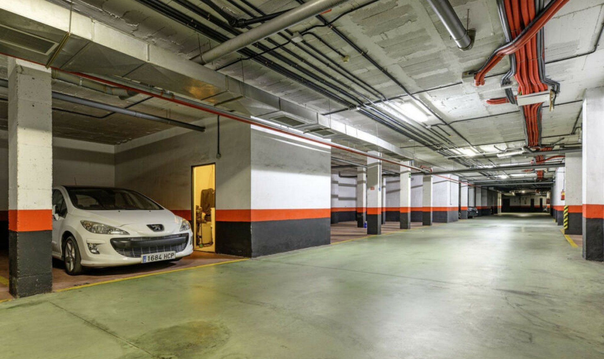 Resale - Apartment -
Hacienda del Sol