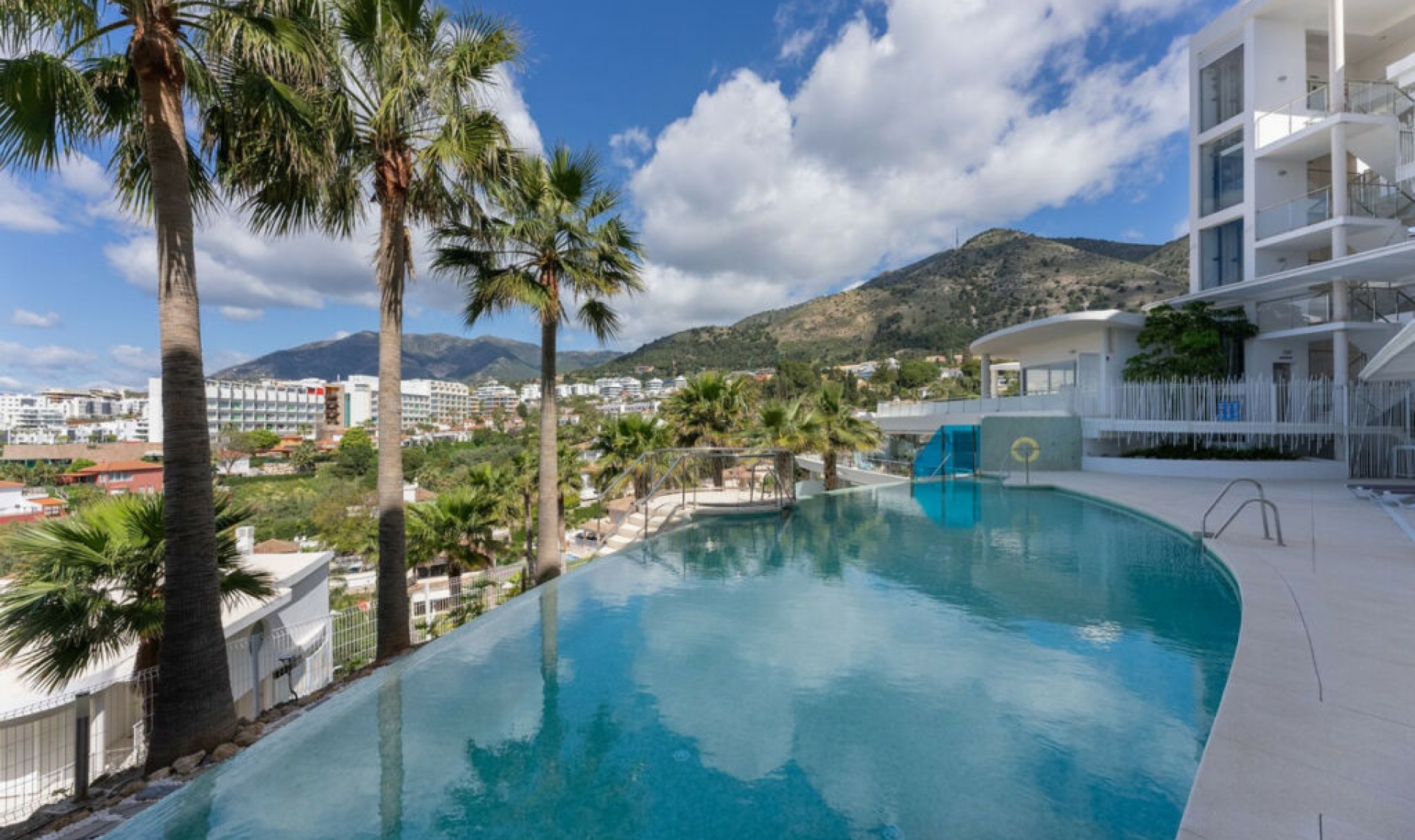Resale - Apartment -
Higueron