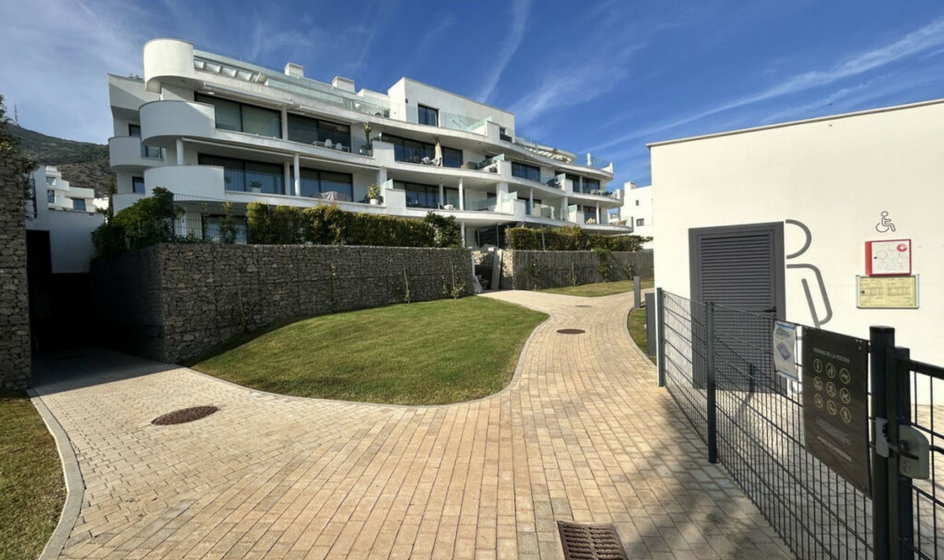 Resale - Apartment -
Higueron