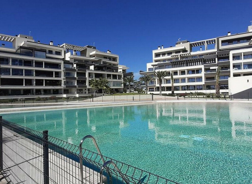 Resale - Apartment -
Isla Canela