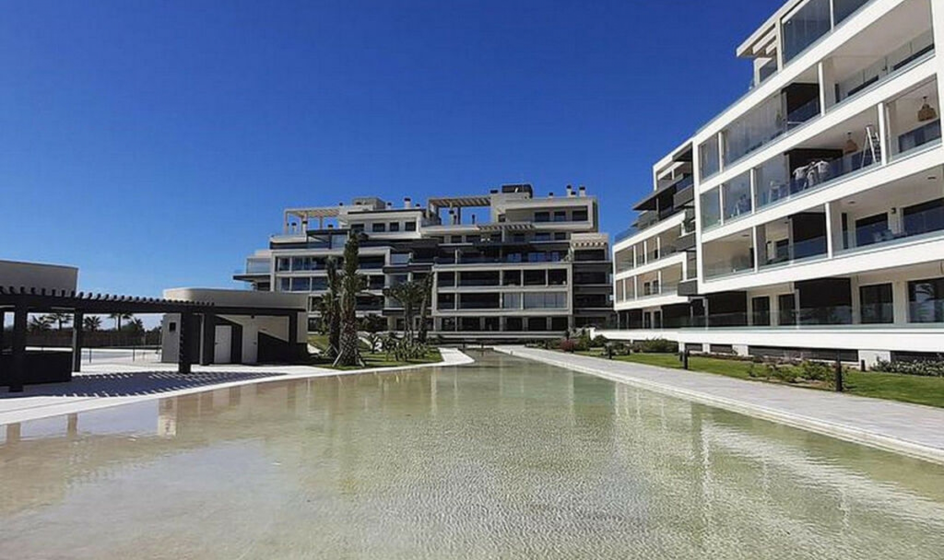 Resale - Apartment -
Isla Canela