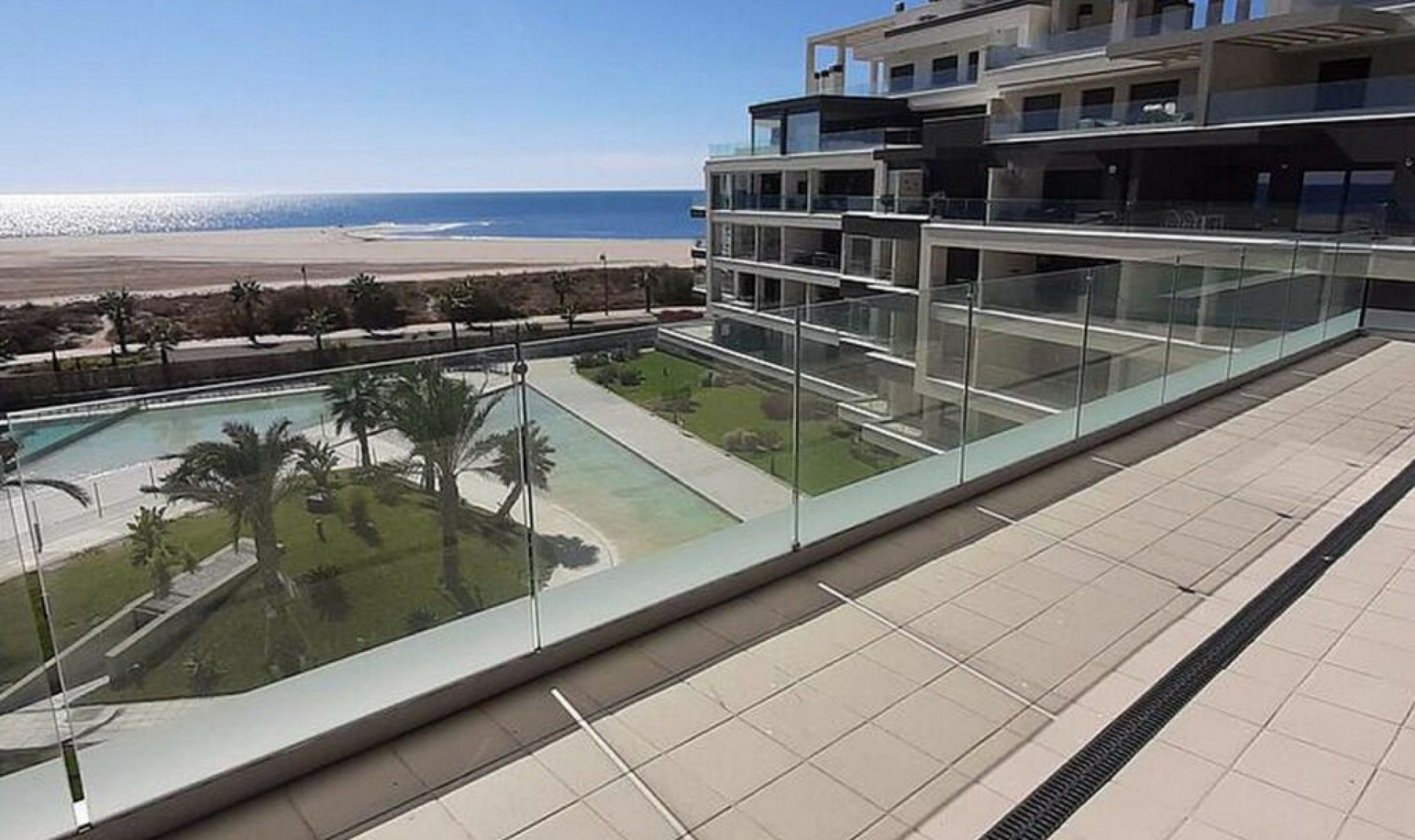 Resale - Apartment -
Isla Canela