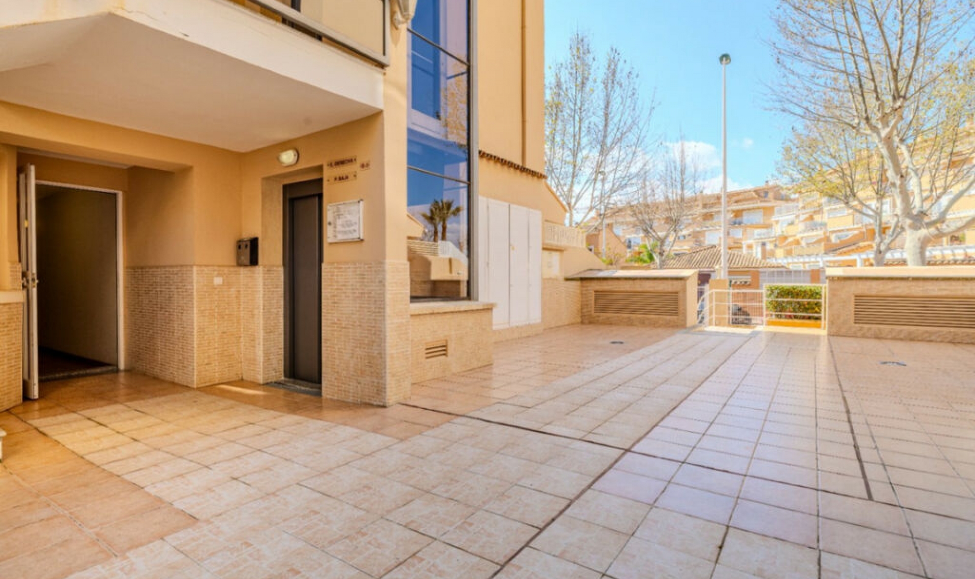 Resale - Apartment -
Jávea