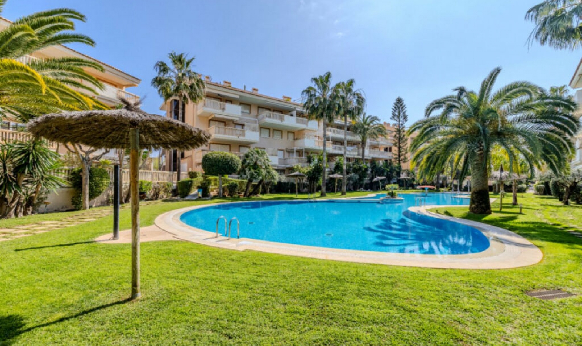 Resale - Apartment -
Jávea