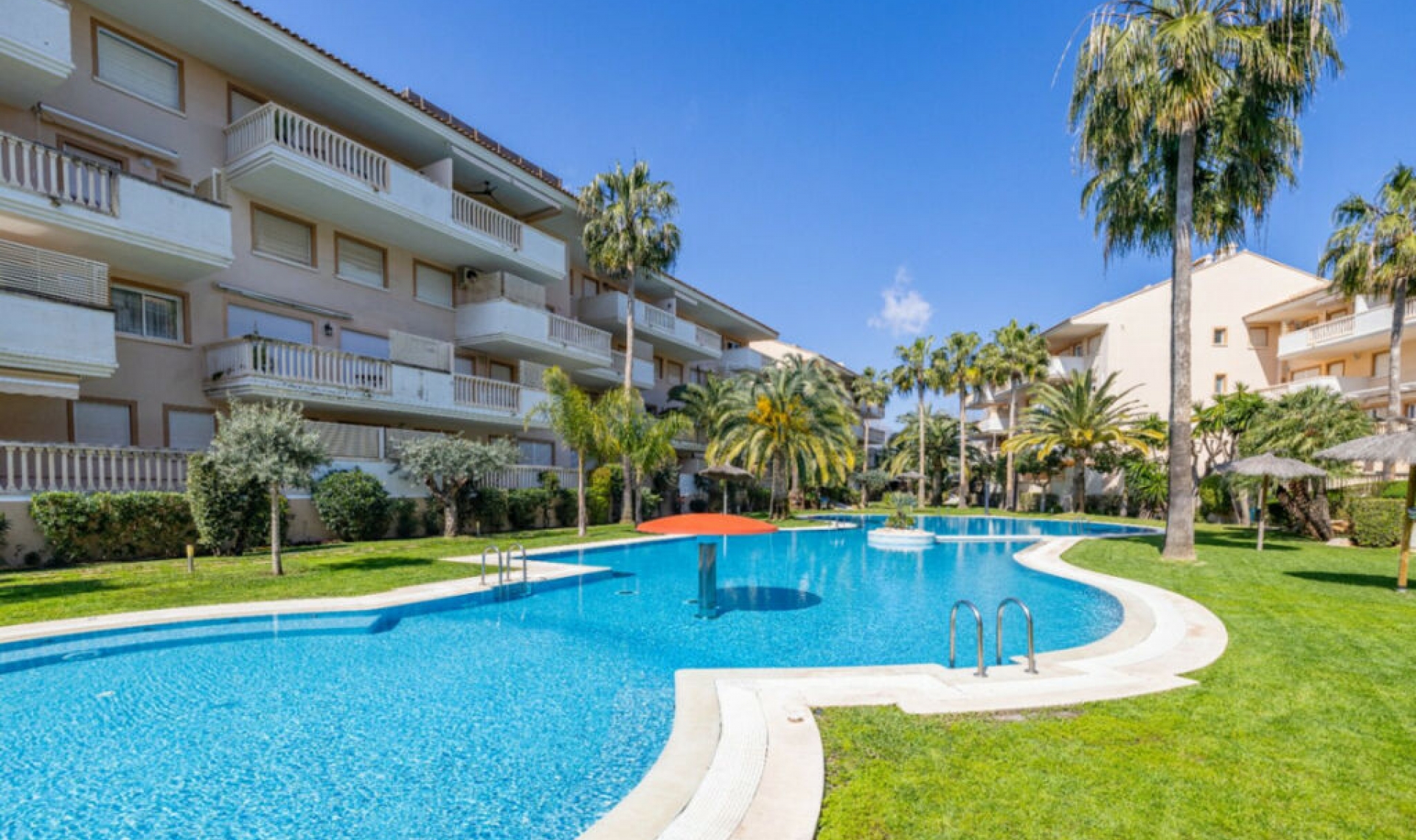 Resale - Apartment -
Jávea