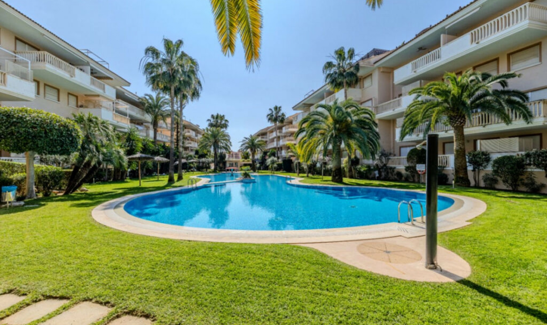 Resale - Apartment -
Jávea