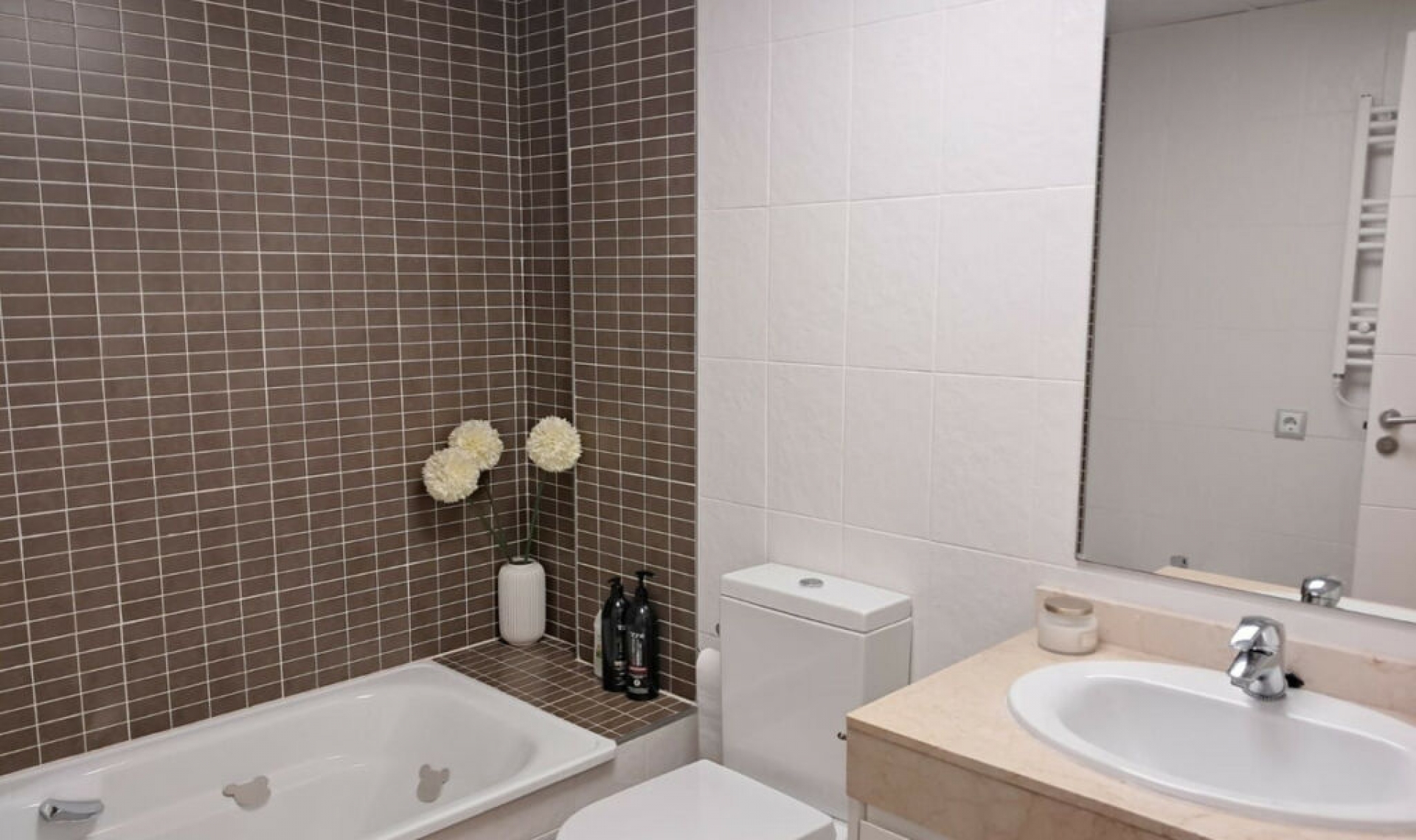 Resale - Apartment -
La Alcaidesa