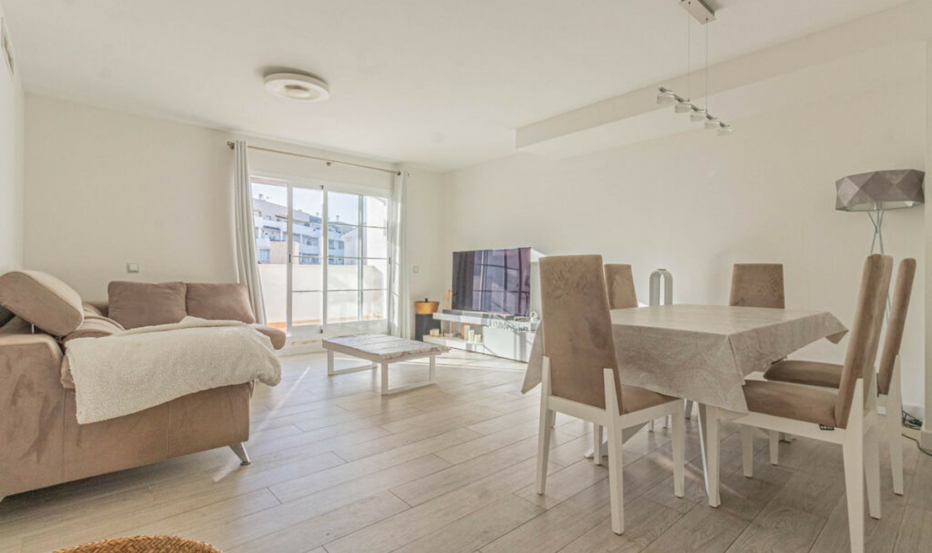 Resale - Apartment -
La Alcaidesa