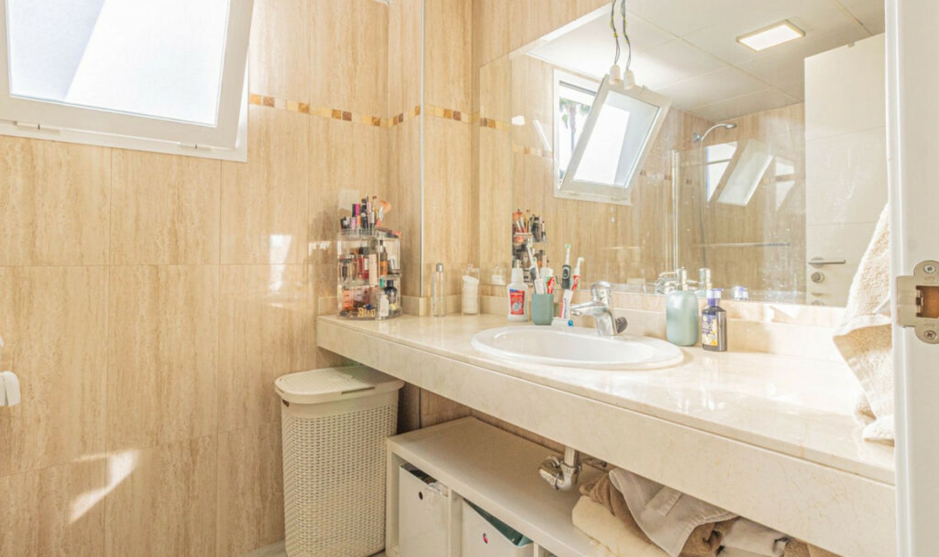 Resale - Apartment -
La Alcaidesa