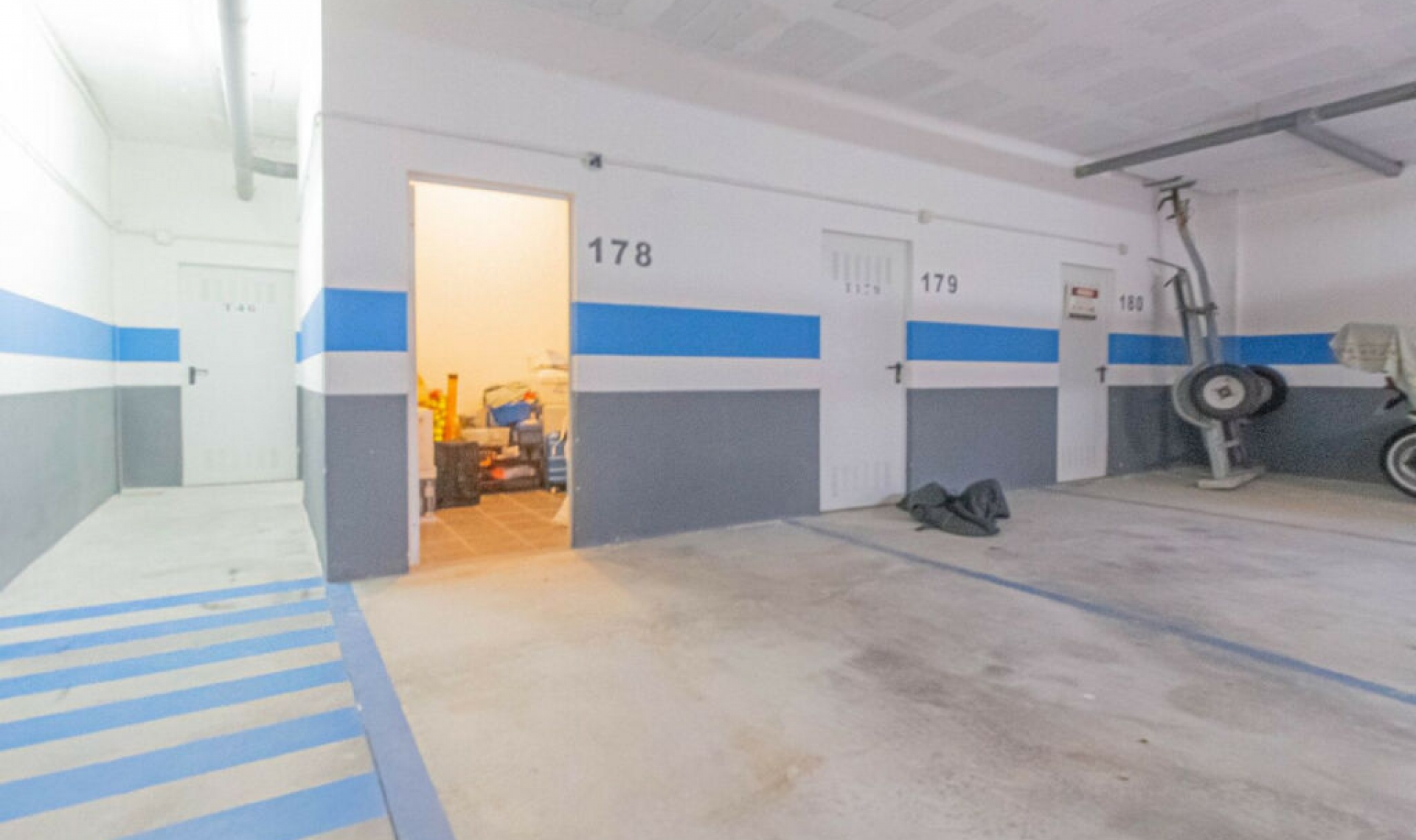 Resale - Apartment -
La Alcaidesa