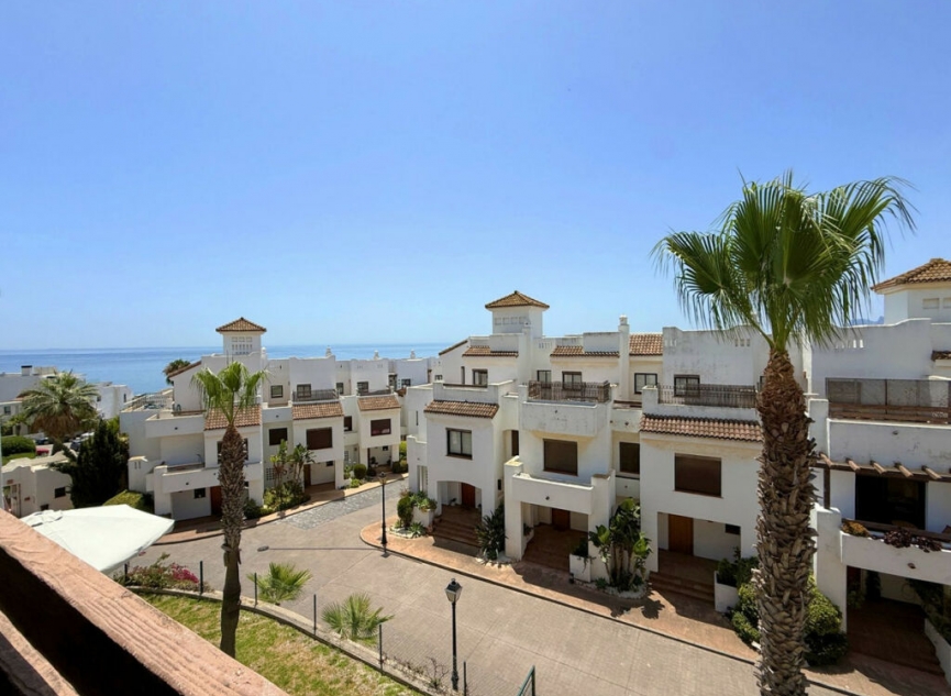 Resale - Apartment -
La Alcaidesa