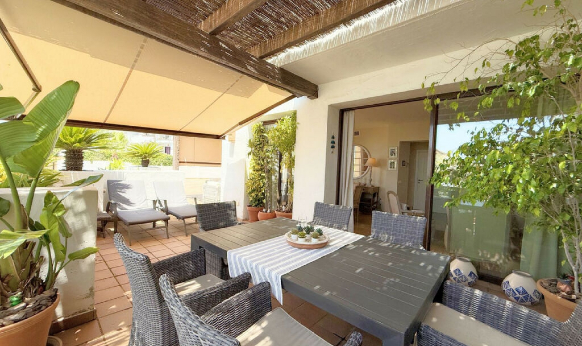 Resale - Apartment -
La Alcaidesa