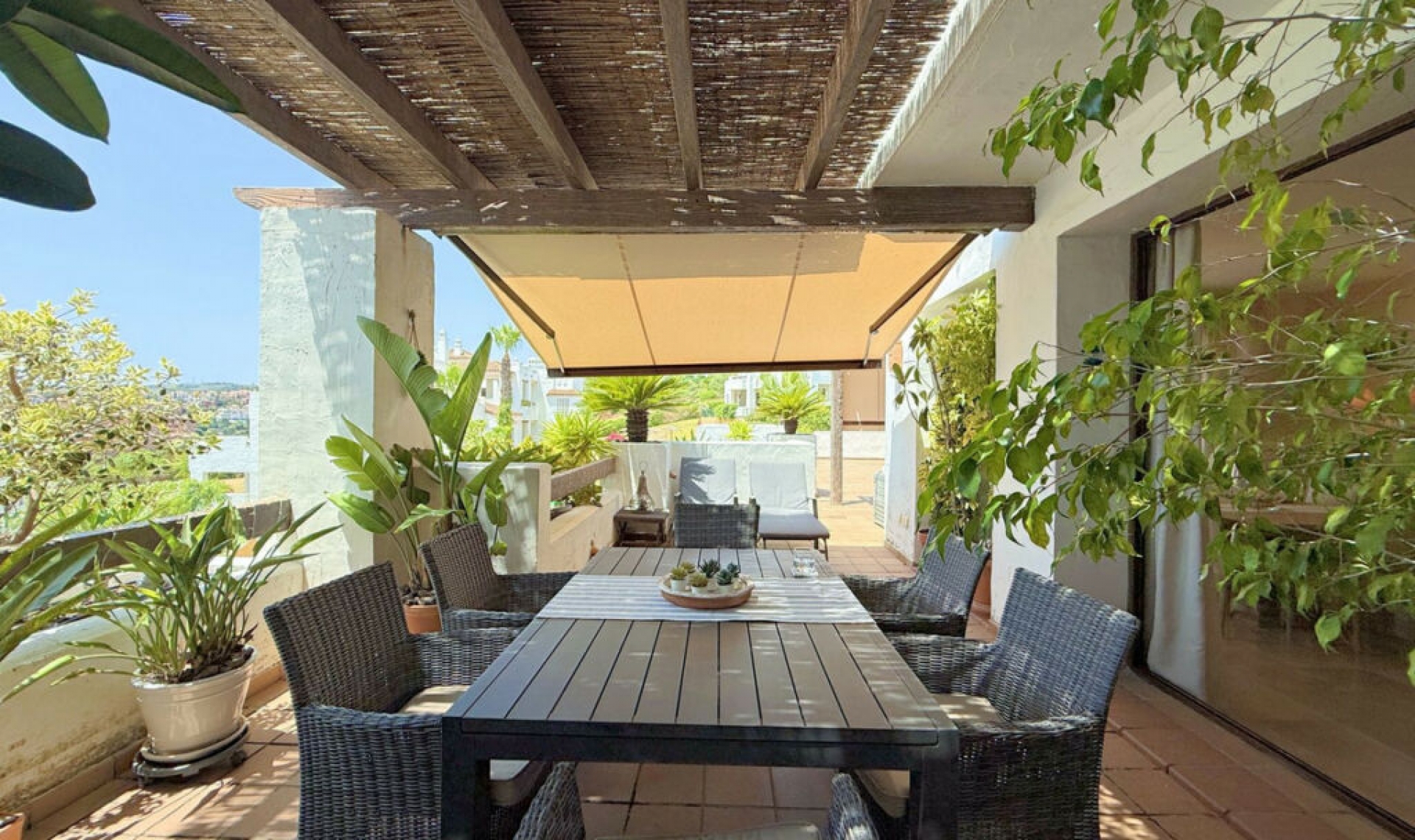 Resale - Apartment -
La Alcaidesa