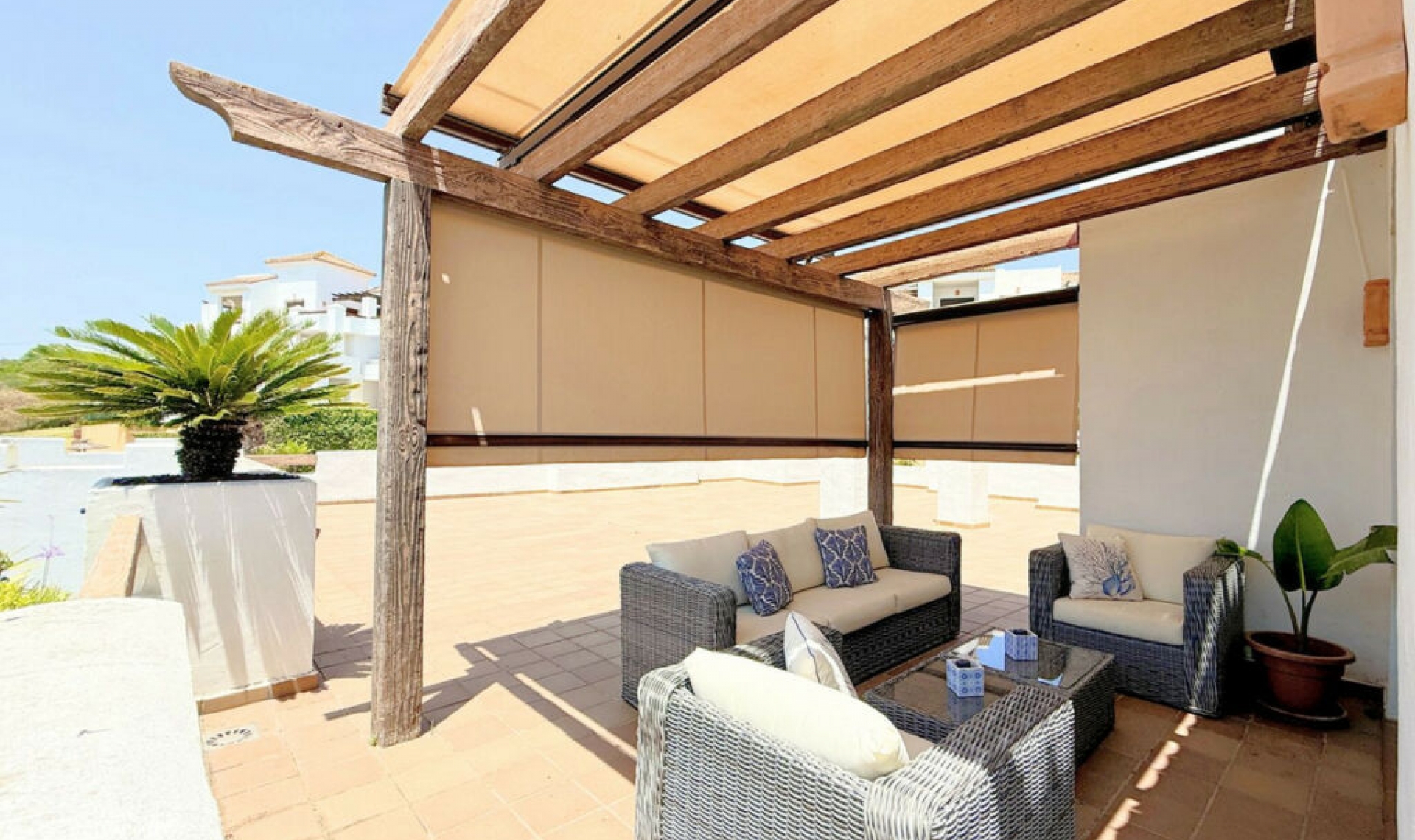 Resale - Apartment -
La Alcaidesa