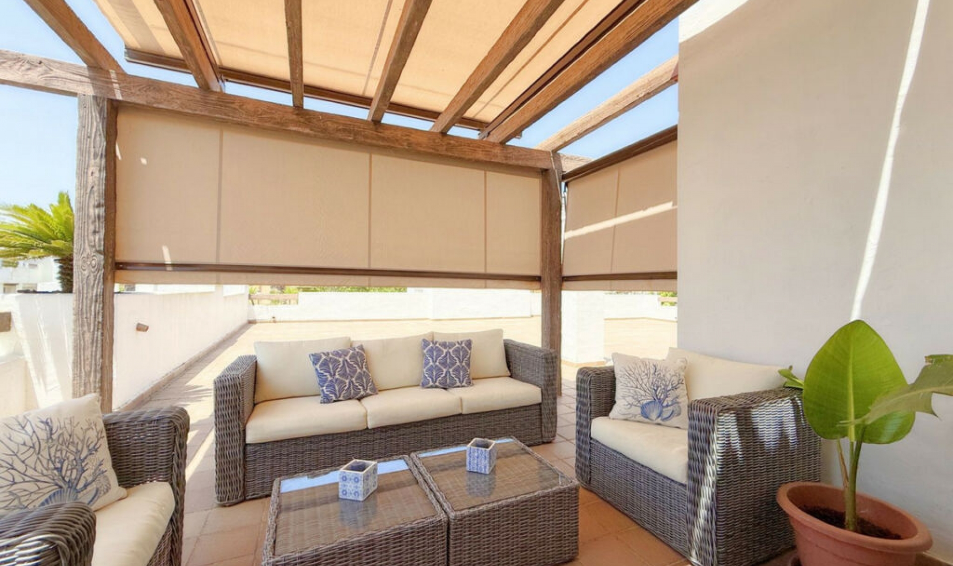 Resale - Apartment -
La Alcaidesa
