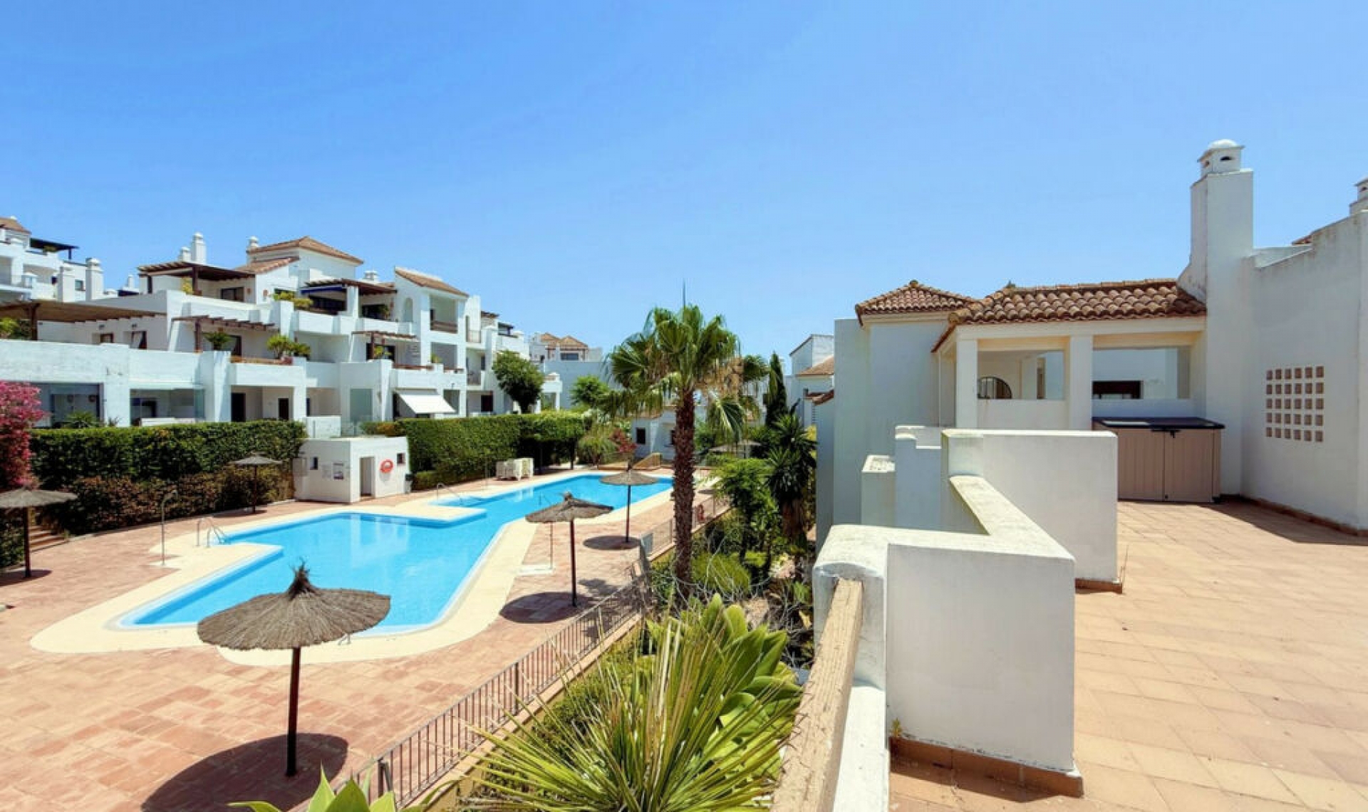 Resale - Apartment -
La Alcaidesa