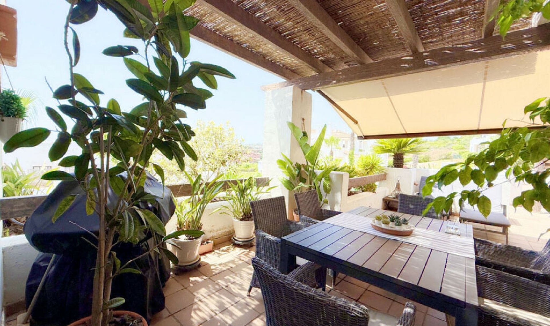 Resale - Apartment -
La Alcaidesa