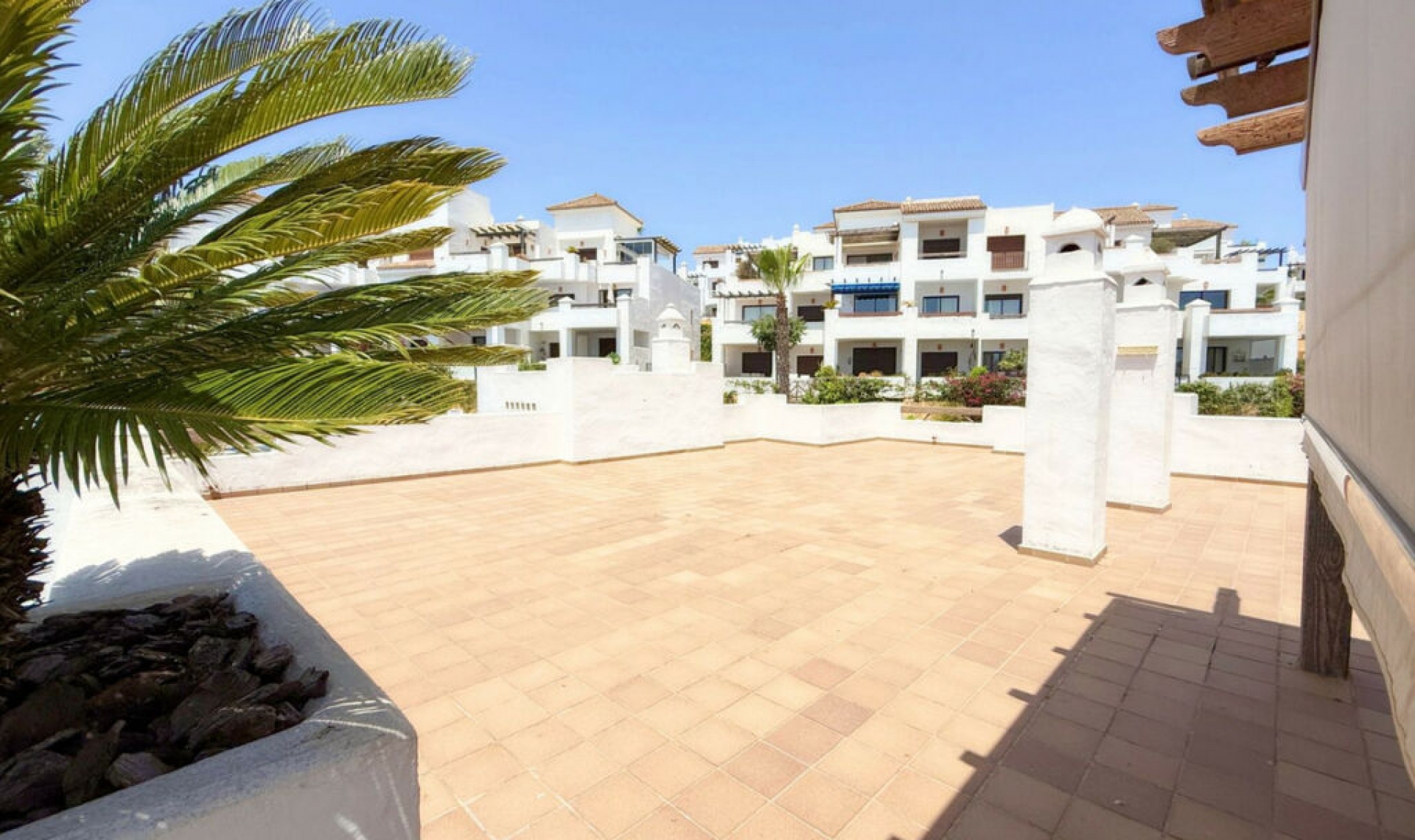 Resale - Apartment -
La Alcaidesa