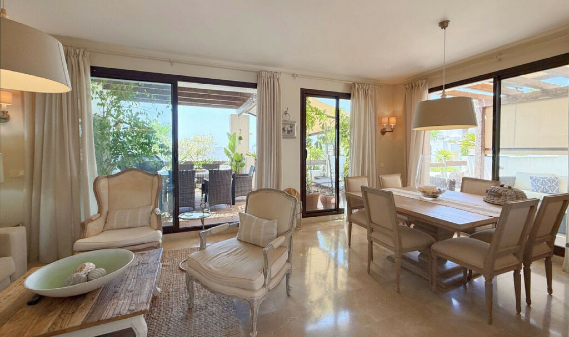 Resale - Apartment -
La Alcaidesa