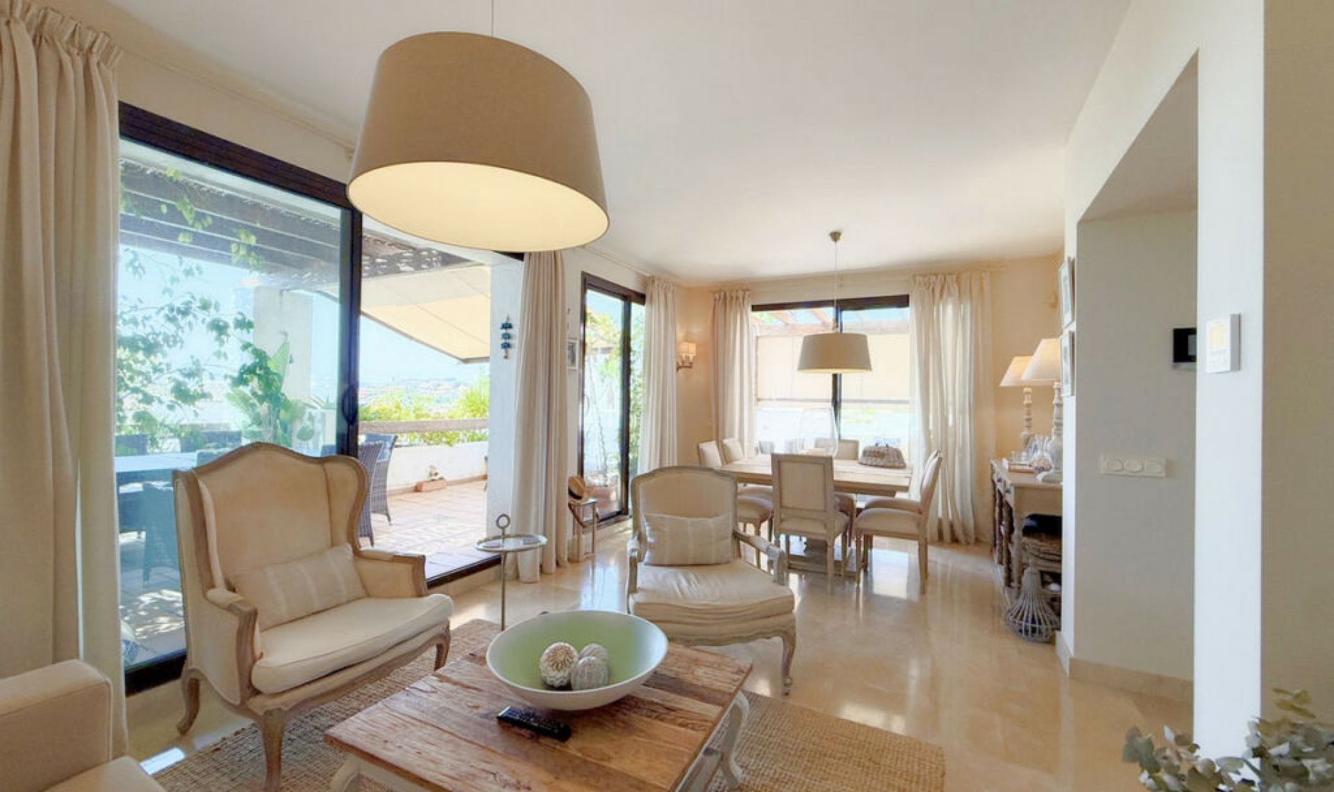 Resale - Apartment -
La Alcaidesa