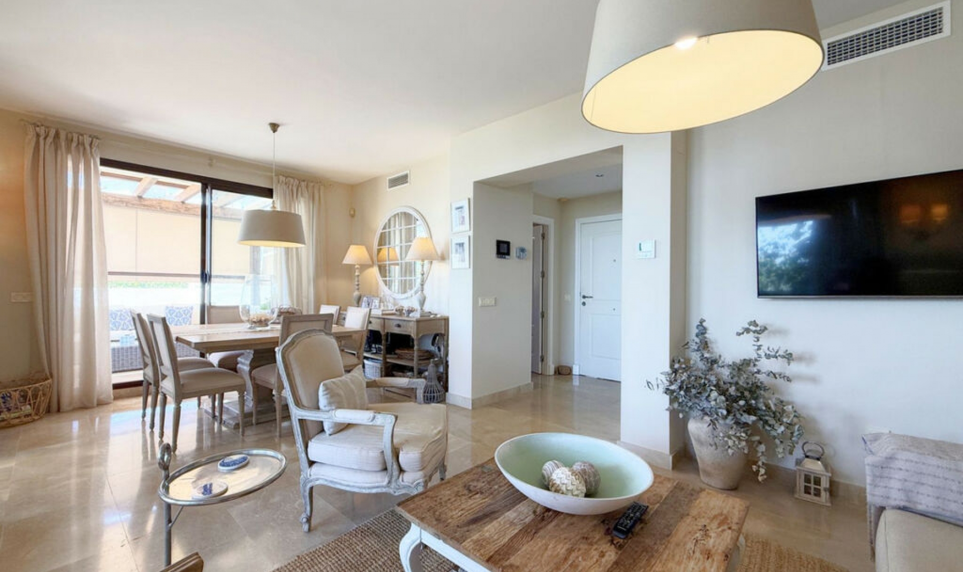 Resale - Apartment -
La Alcaidesa