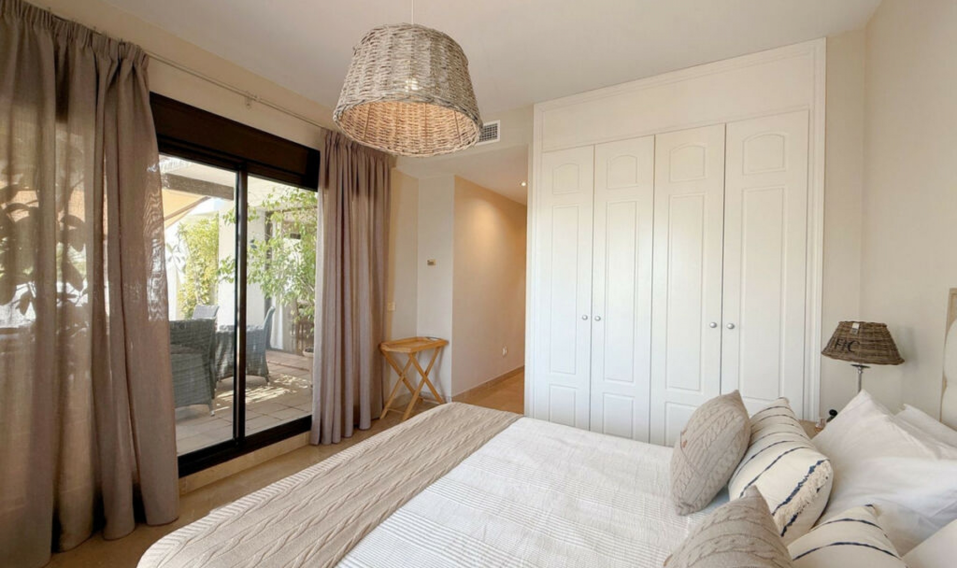 Resale - Apartment -
La Alcaidesa